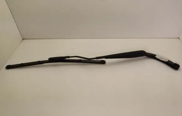 Ford Mustang VI Front wiper blade arm FR3B17B589AA