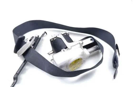 Toyota Auris E180 Front seatbelt 7P4170P 195940