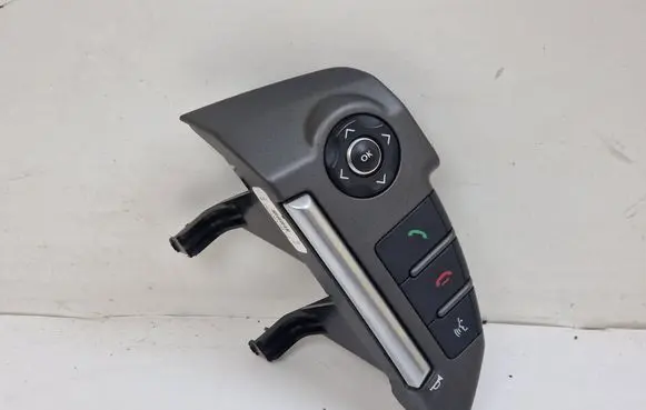 Land Rover Freelander 2 - LR2 Steering wheel buttons/switches CH2213D767DB