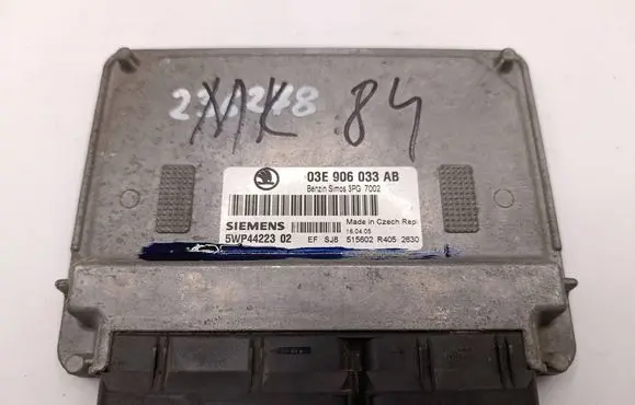 Skoda Fabia Mk3 (NJ) Engine control unit/module 03E906033AB 3PG7002 5WP44223