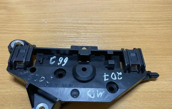 Mercedes-Benz E A207 Timing belt guard (cover) A2078600182