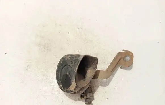 Volkswagen PASSAT B6 Horn signal