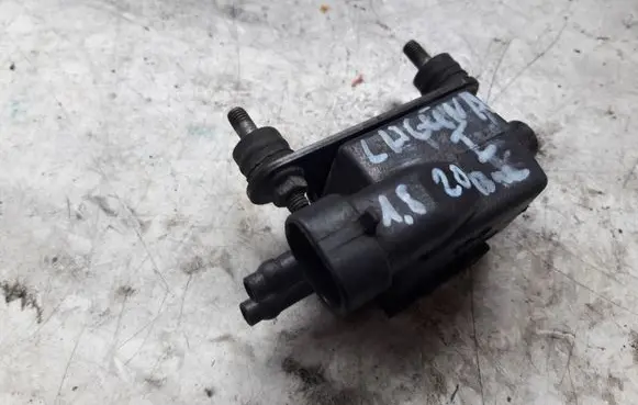 Renault Laguna I Vacuum valve 7700861642