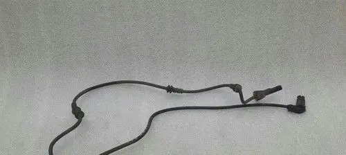 Mercedes-Benz S W221 ABS wheel speed sensor A2215400317