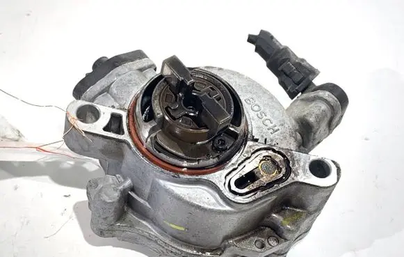Citroen C4 II Vacuum pump 9684786780