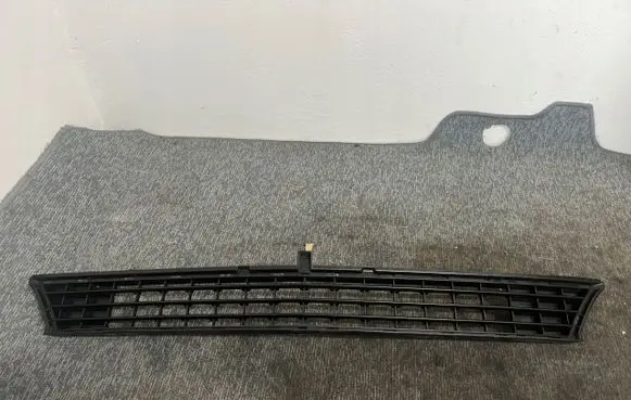 Mercedes-Benz B W245 Front bumper lower grill 2008R