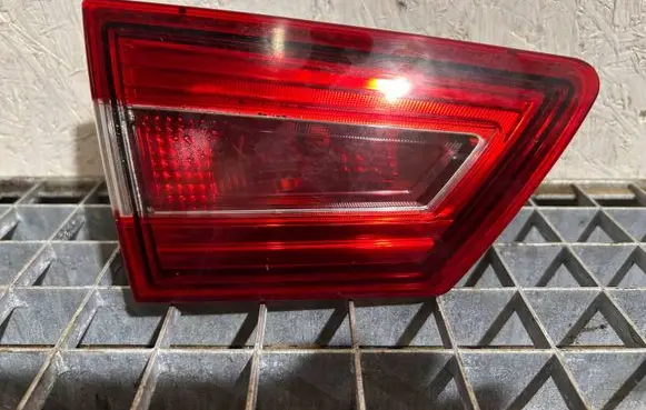 Renault Clio IV Tailgate rear/tail lights