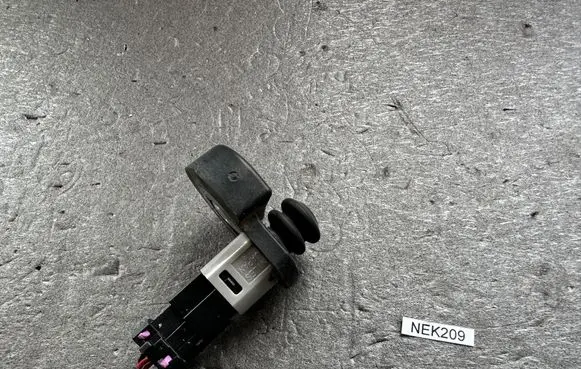 Nissan Patrol Y61 Tailgate opening switch 253686P000 25360VG100
