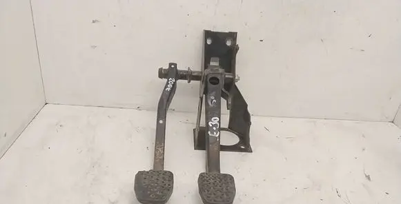 BMW 3 E30 Pedal assembly 