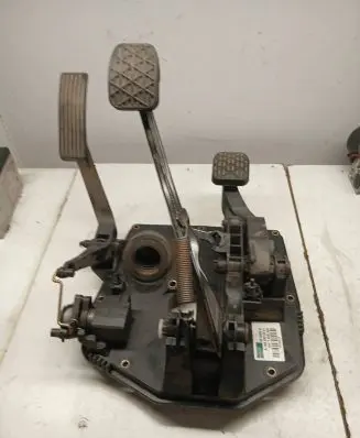 Mercedes-Benz A W168 Pedal assembly A1682902601 400400B 1628206