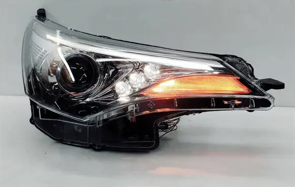 Toyota Avensis T270 Headlight/headlamp 0536