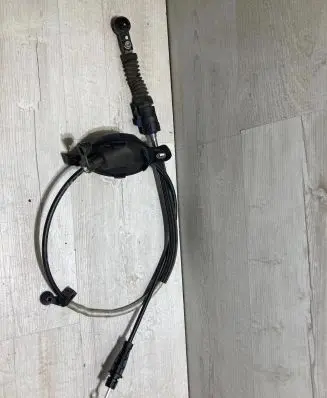Gear shift cable linkage