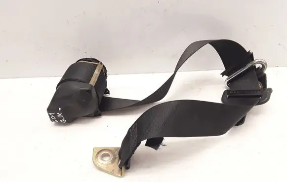 Mercedes-Benz E W124 Rear seatbelt 1248606985 E10433251 00024651