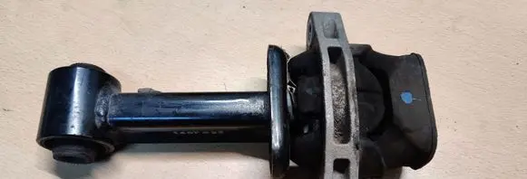 Hyundai i10 Gearbox mount 1407032
