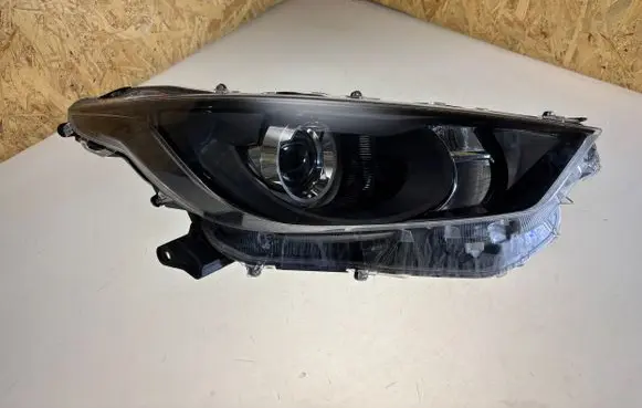 Toyota Yaris XP210 Headlight/headlamp KT571TK