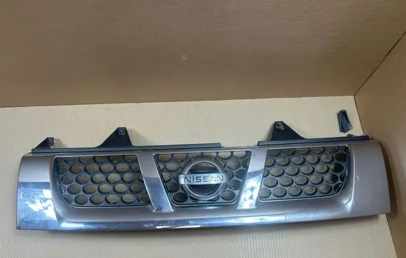 Nissan Navara D22 Front grill 