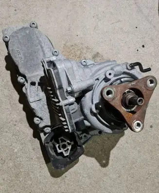 BMW 3 F30 F35 F31 Gearbox transfer box case 8643150