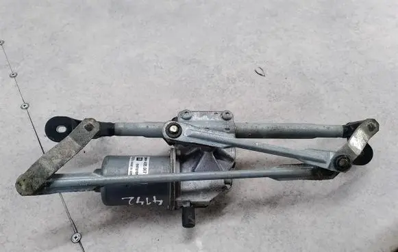 Front wiper linkage