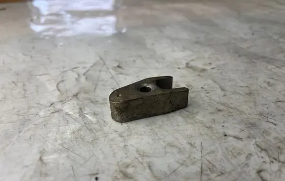 Jeep Grand Cherokee (WK) Fuel Injector clamp holder