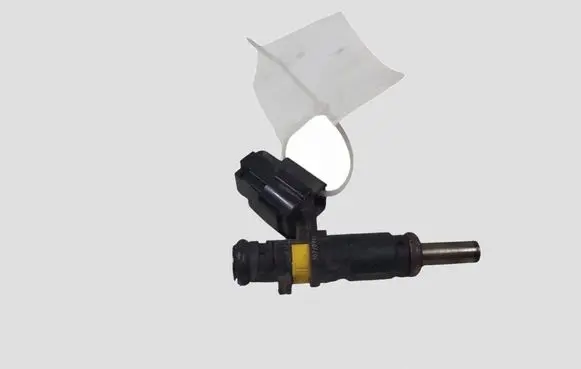 Peugeot 308 Fuel injector V752817680