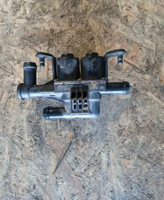 BMW 5 F10 F11 Coolant heater control valve 9119164 1147412200