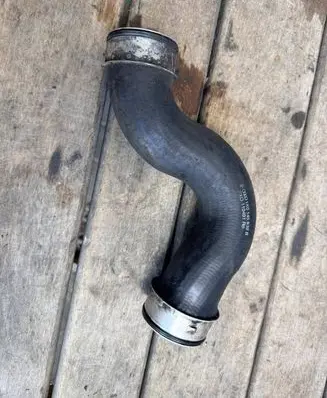 Volkswagen PASSAT B6 Intercooler hose/pipe 1K0145832B