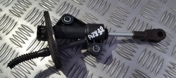Clutch master cylinder