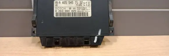 Mercedes-Benz E W211 Parking PDC control unit/module A0255457132 0263004025