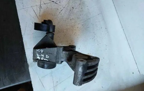 Volkswagen Transporter - Caravelle T4 Alternator belt tensioner 074903143F
