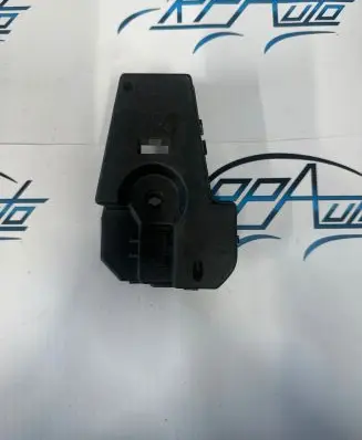 Tail light bulb cover holder