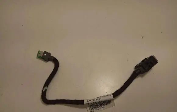Peugeot 308 USB socket connector 9806048080