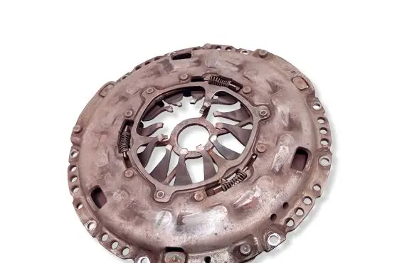 Volkswagen PASSAT B6 Pressure plate 03G141025E