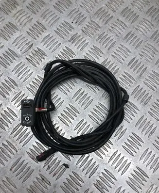 BMW 5 F10 F11 AUX in-socket connector 9237653 7M35R047