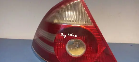 Ford Mondeo Mk III Rear/tail lights 1S7113404A