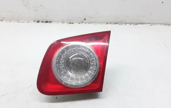 Volkswagen Jetta V Tailgate rear/tail lights 1K5945094