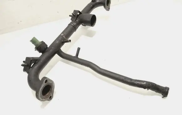 Audi A4 S4 B6 8E 8H Engine coolant pipe/hose 06c121085f