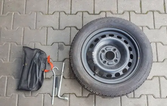 Mitsubishi Space Star R15 spare wheel 2150411