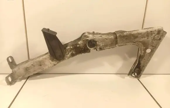 Audi A5 Sportback 8TA Fender mounting bracket 8t0821135c