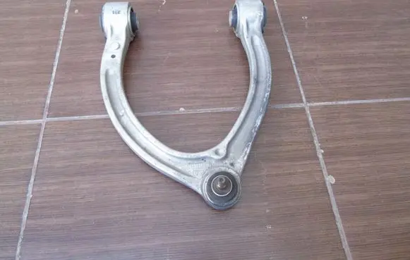 Mercedes-Benz S W221 Front upper control arm/wishbone 