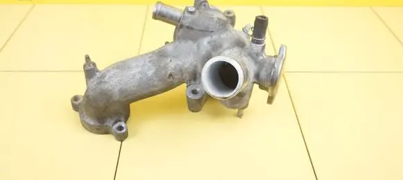 Lexus GS 300 350 430 450H Thermostat/thermostat housing 2GRFSE