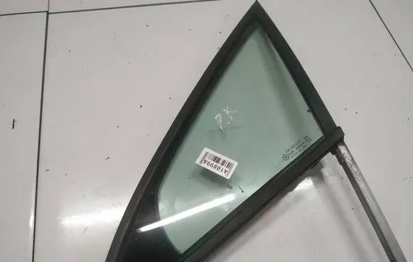 Peugeot 407 Front door vent window glass four-door as2
