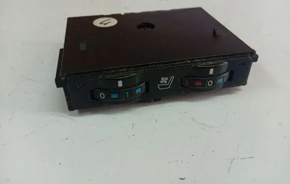 Lexus IS 220D-250-350 Seat heating switch 453451