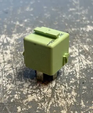 BMW 5 F10 F11 Other relay 70001 8373 6136