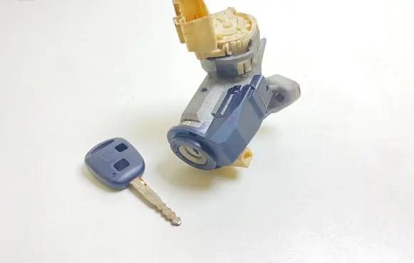 Toyota Yaris Ignition lock N0502241256B
