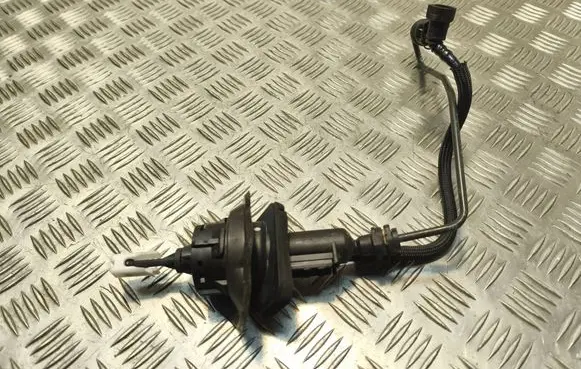 Mazda 3 II Master brake cylinder 8M617A543AA