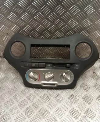 Toyota Yaris Climate control unit 7591970010