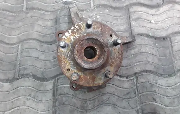 Hyundai Trajet Front wheel hub NOCODE