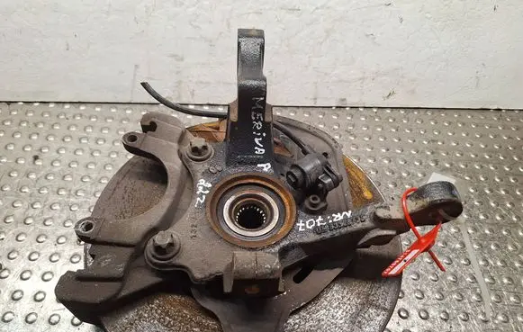 Opel Corsa C Front wheel hub spindle knuckle S14765707 13154318