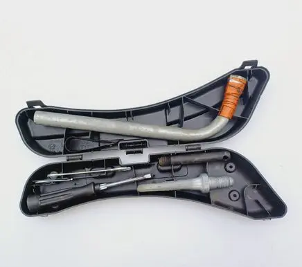 Audi A4 S4 B6 8E 8H Tool set 8E0012111 8N0012219 8E805616