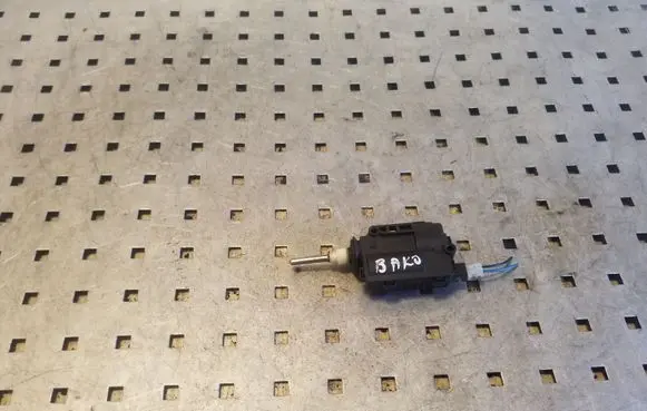 Fuel tank cap lock motor